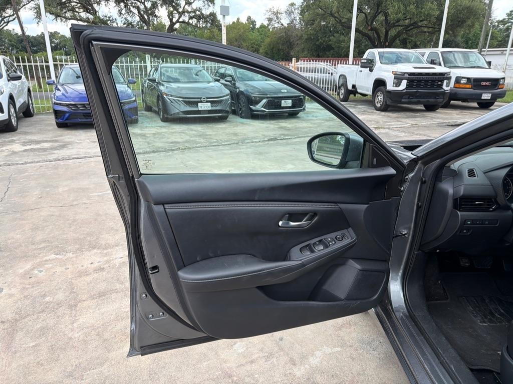 Nissan Sentra photo 12