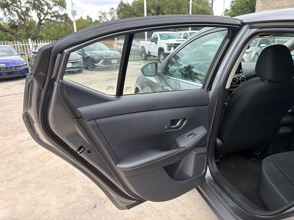 Nissan Sentra photo 15
