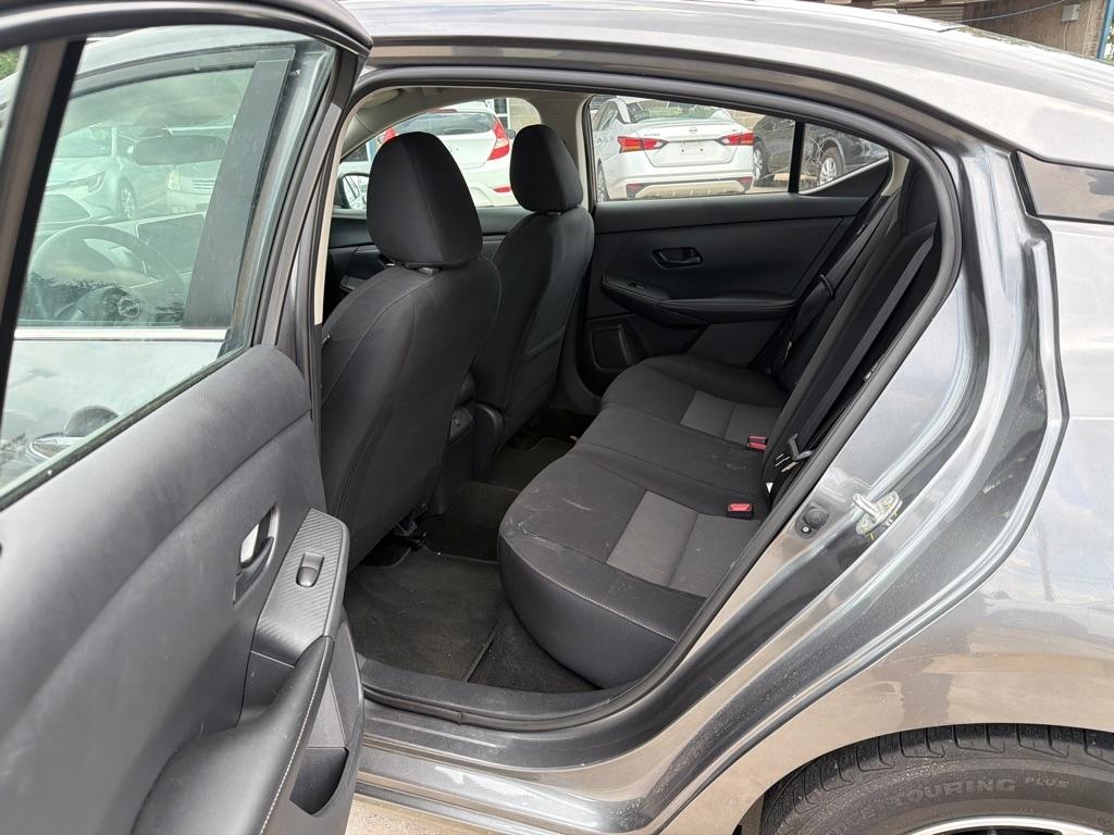 Nissan Sentra photo 16