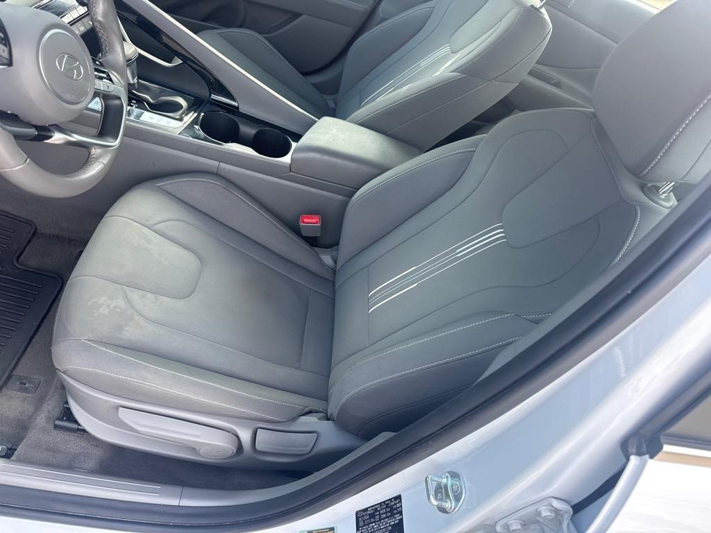 Hyundai Elantra photo 13