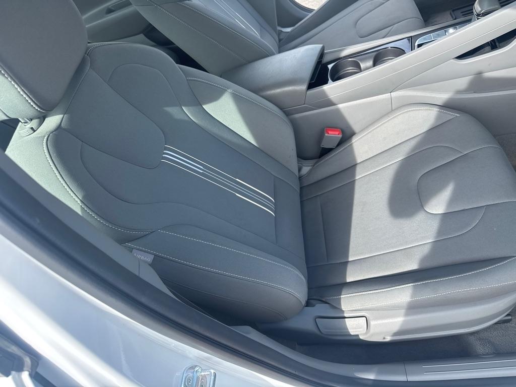 Hyundai Elantra photo 22