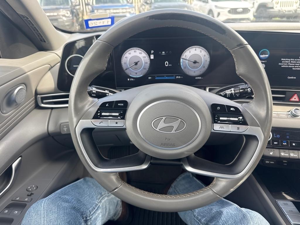 Hyundai Elantra photo 25