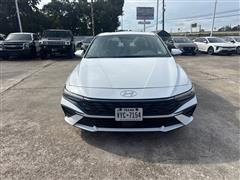 2025 Hyundai Elantra 
