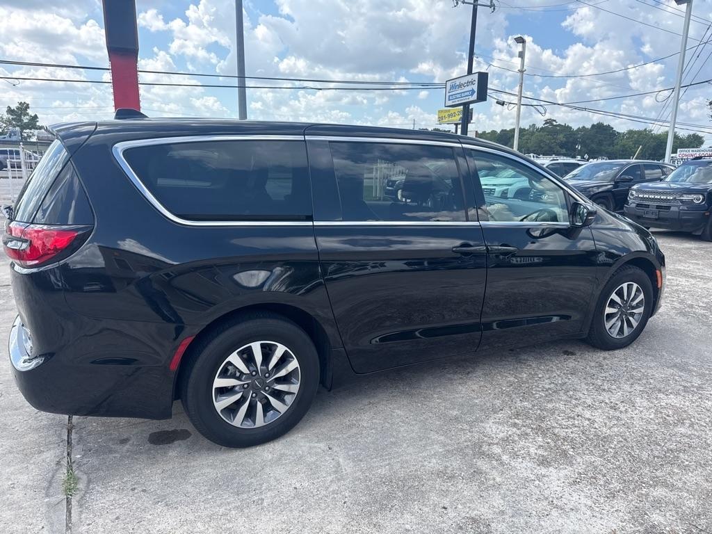 Chrysler Pacifica photo 6