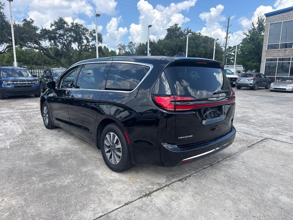 Chrysler Pacifica photo 8