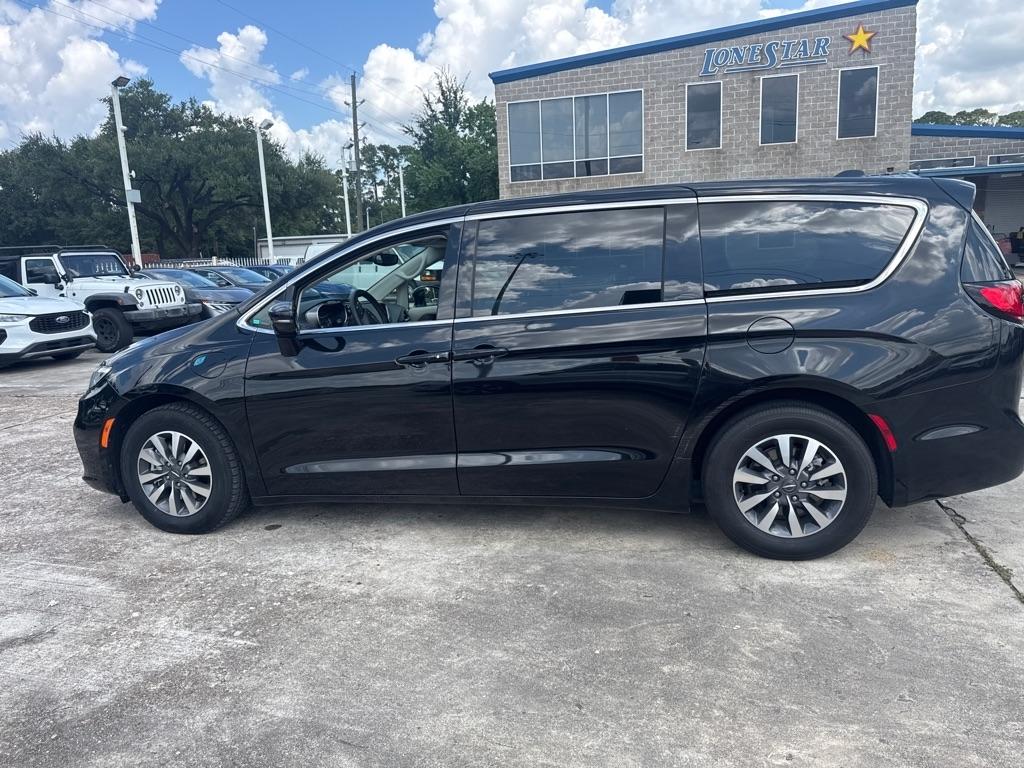 Chrysler Pacifica photo 9