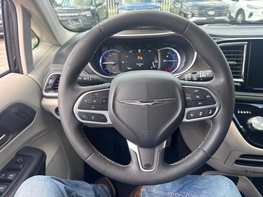 Chrysler Pacifica photo 27