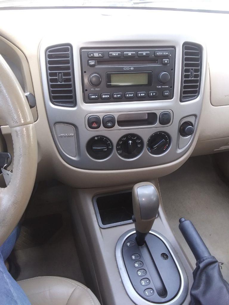Ford Escape XLT 4WD 2005