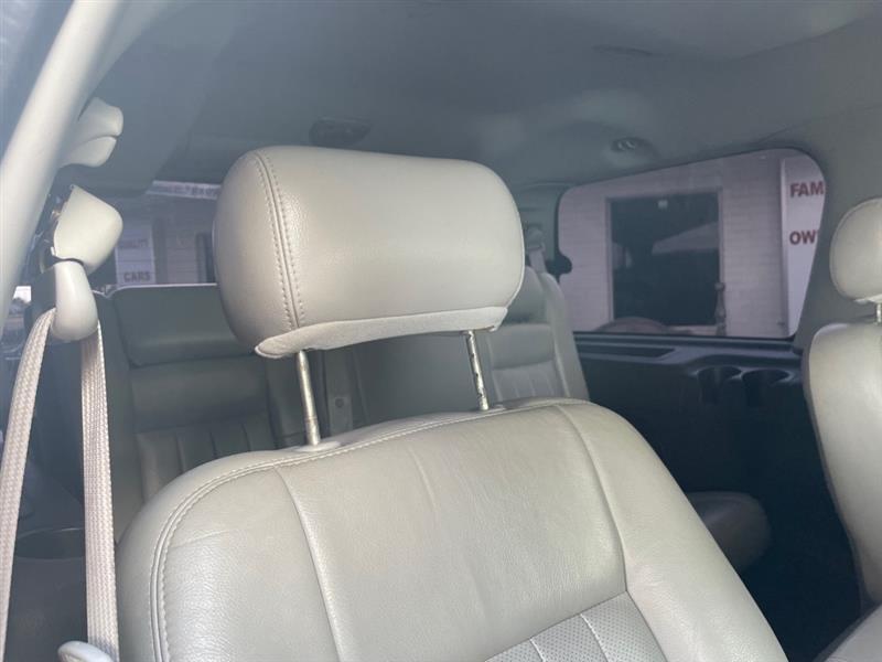 Lincoln Navigator Luxury 4WD 2004