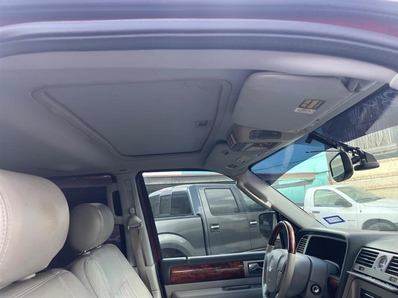 Lincoln Navigator Luxury 4WD 2004