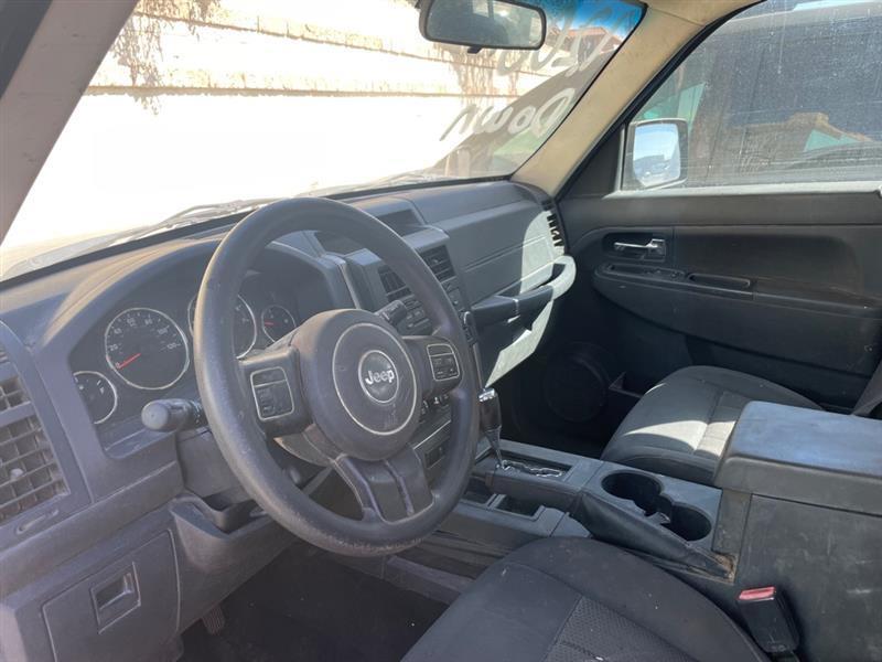 Jeep Liberty Sport 2WD 2012