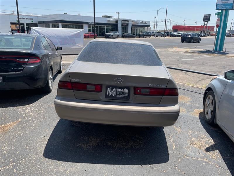Toyota Camry CE 1999