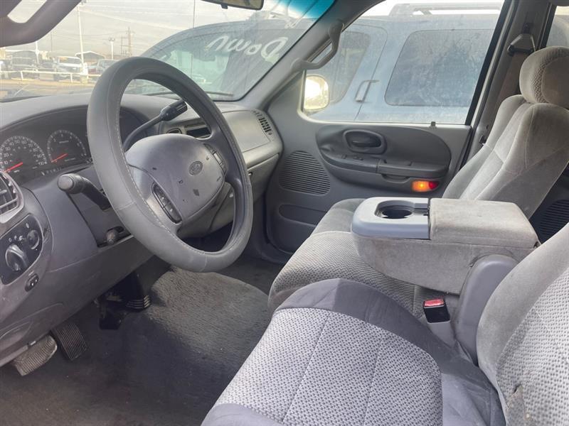Ford F-150 XLT SuperCrew 2WD 2001