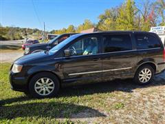 2014 Chrysler Town & Country 