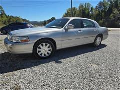 2004 Lincoln Town Car 