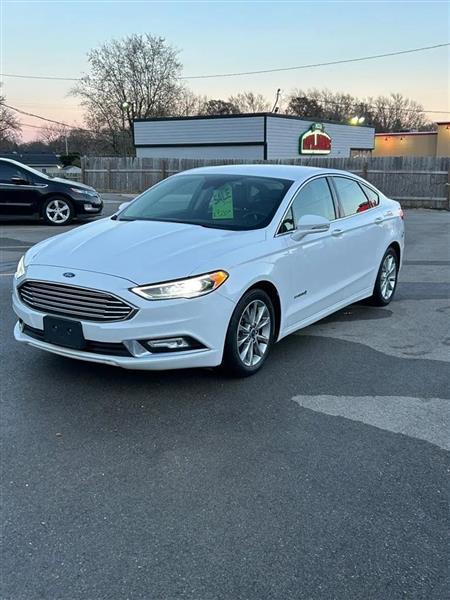 Ford Fusion Hybrid SE 2017