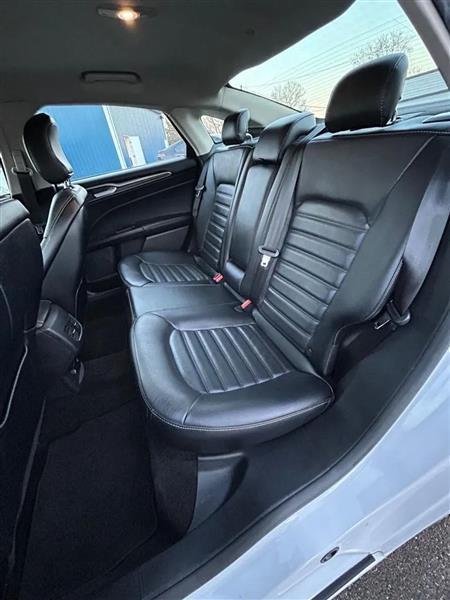 Ford Fusion Hybrid SE 2017