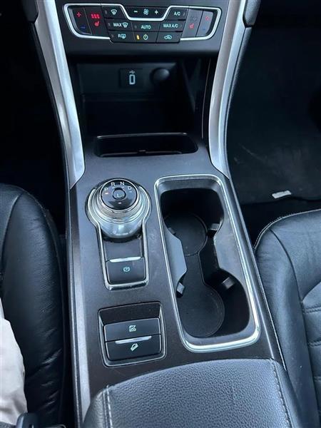 Ford Fusion Hybrid SE 2017