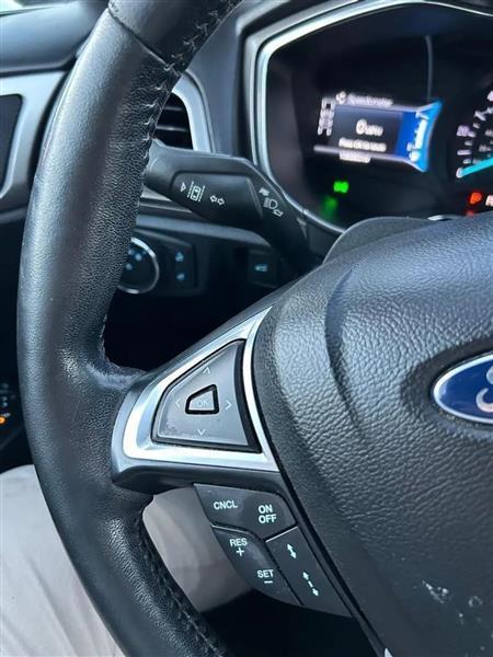 Ford Fusion Hybrid SE 2017