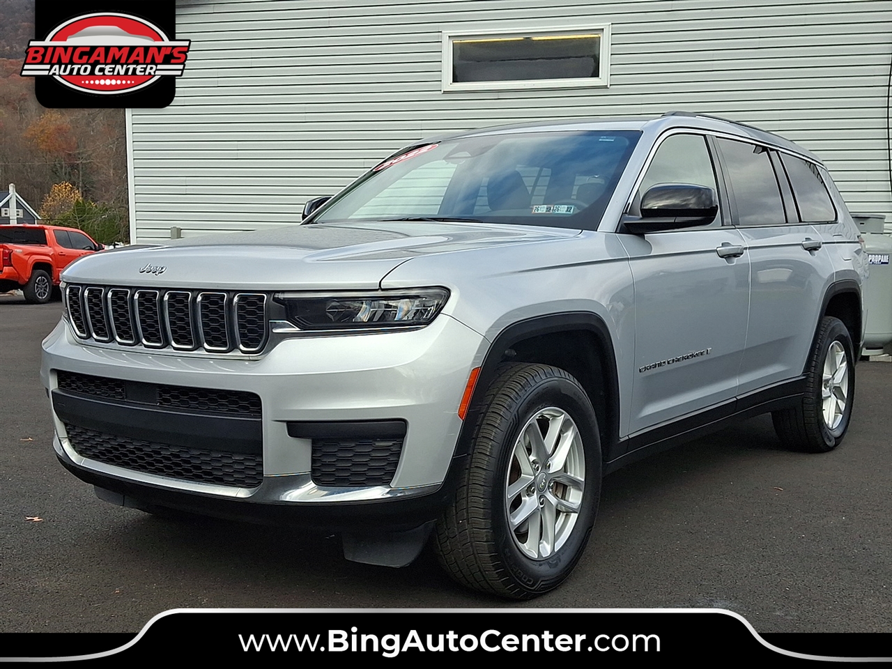 2022 Jeep Grand Cherokee L Laredo 4WD