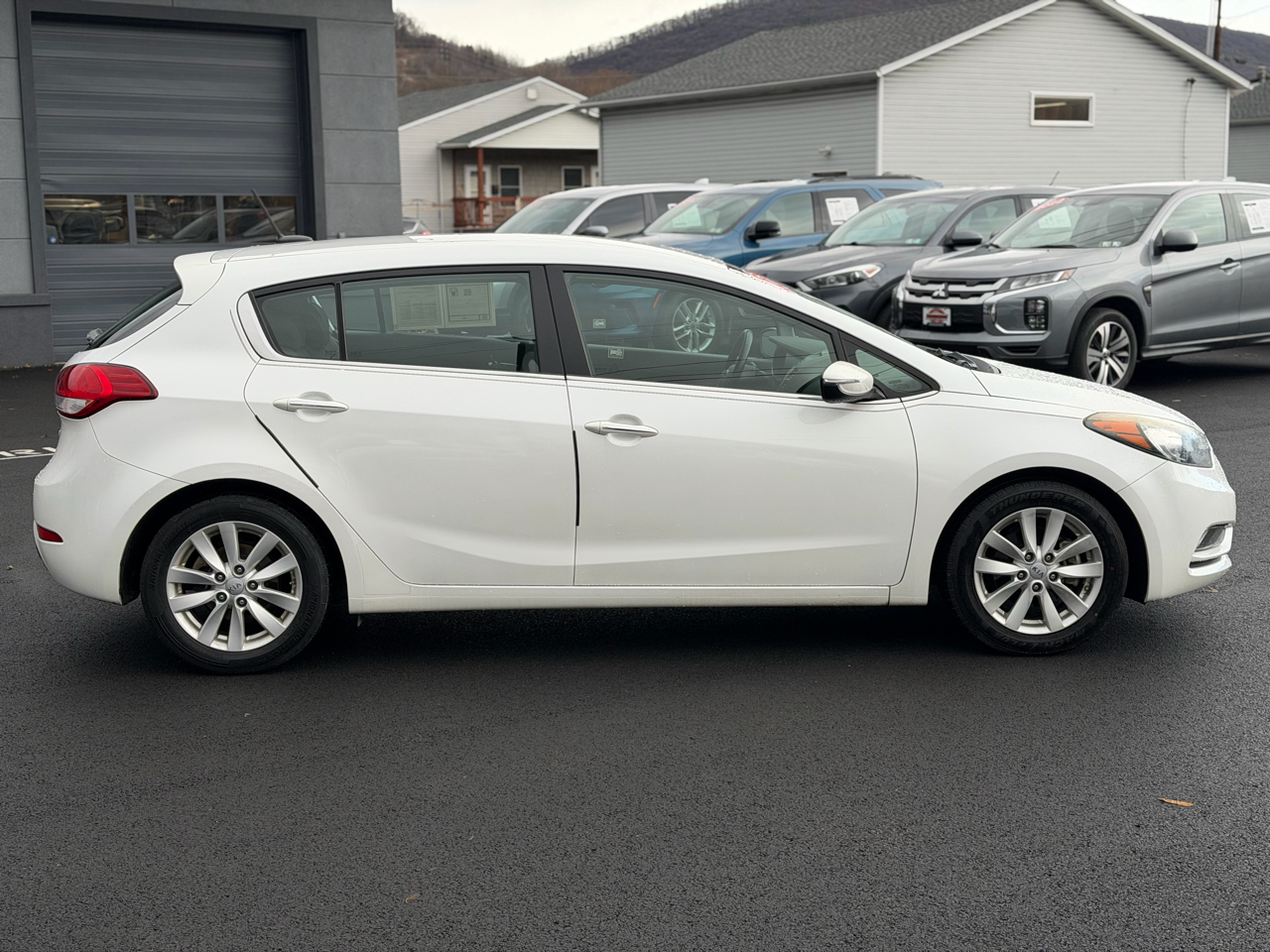 Kia Forte 5-Door  2015