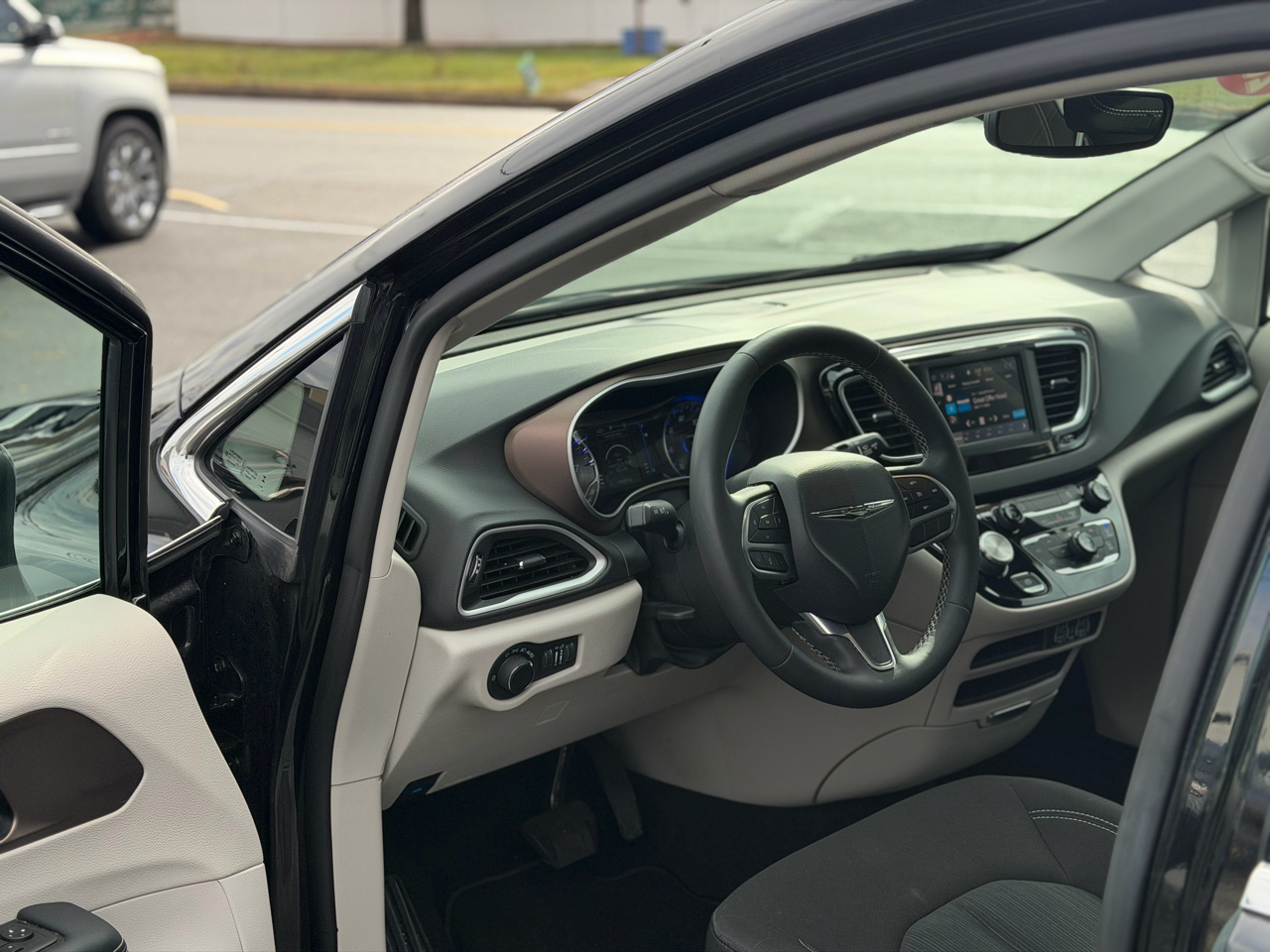 Chrysler Voyager  2024