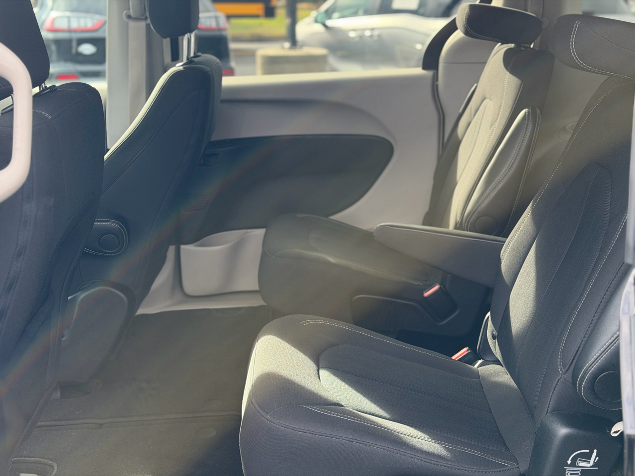 Chrysler Voyager  2024