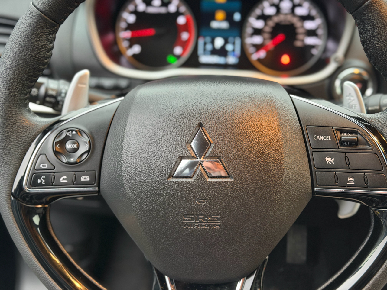 Mitsubishi Eclipse Cross  2024