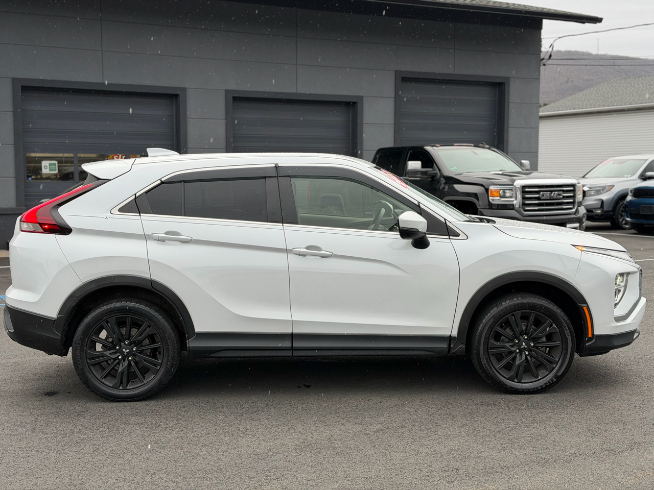 Mitsubishi Eclipse Cross  2023