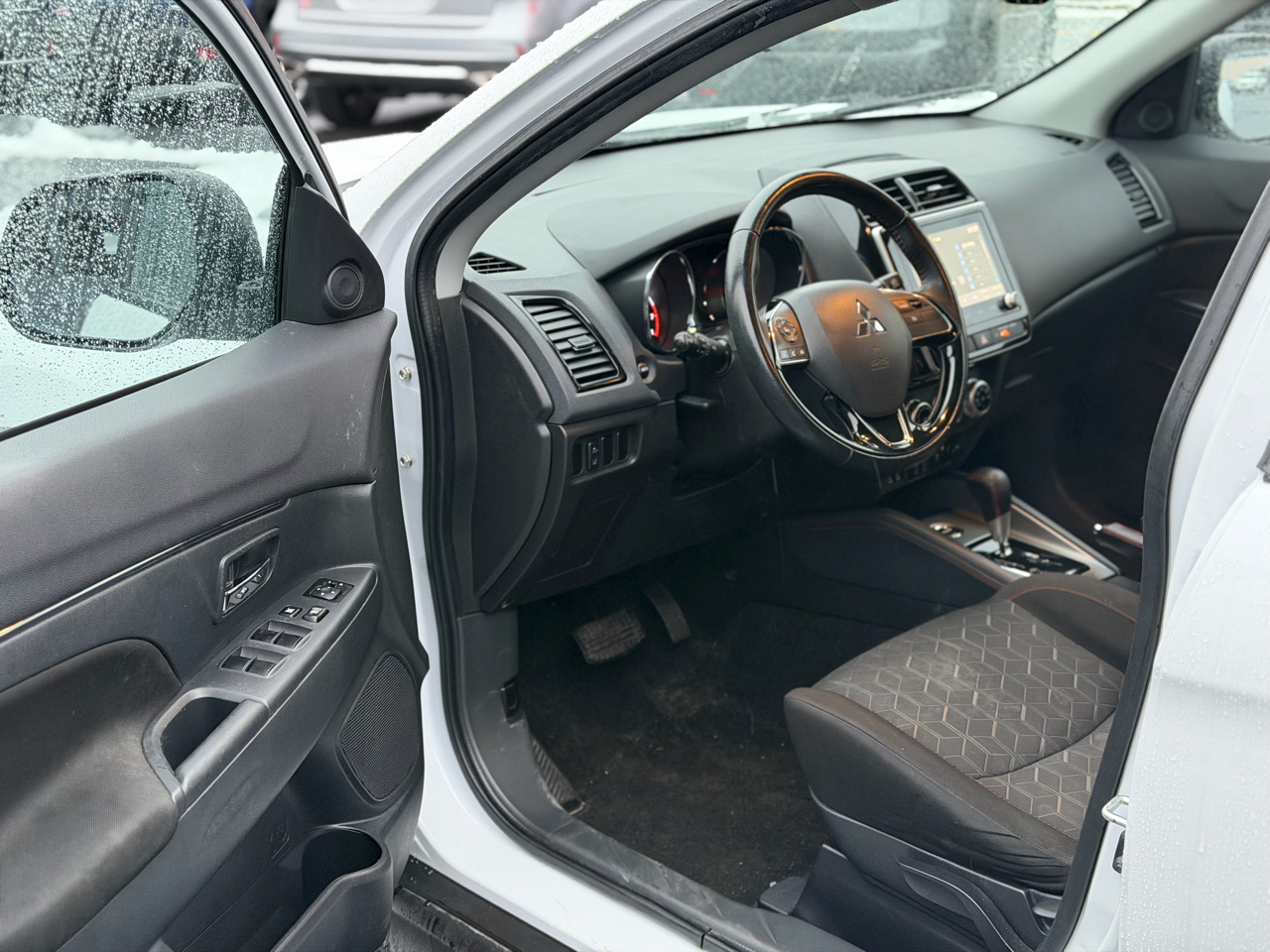 Mitsubishi Outlander Sport  2022