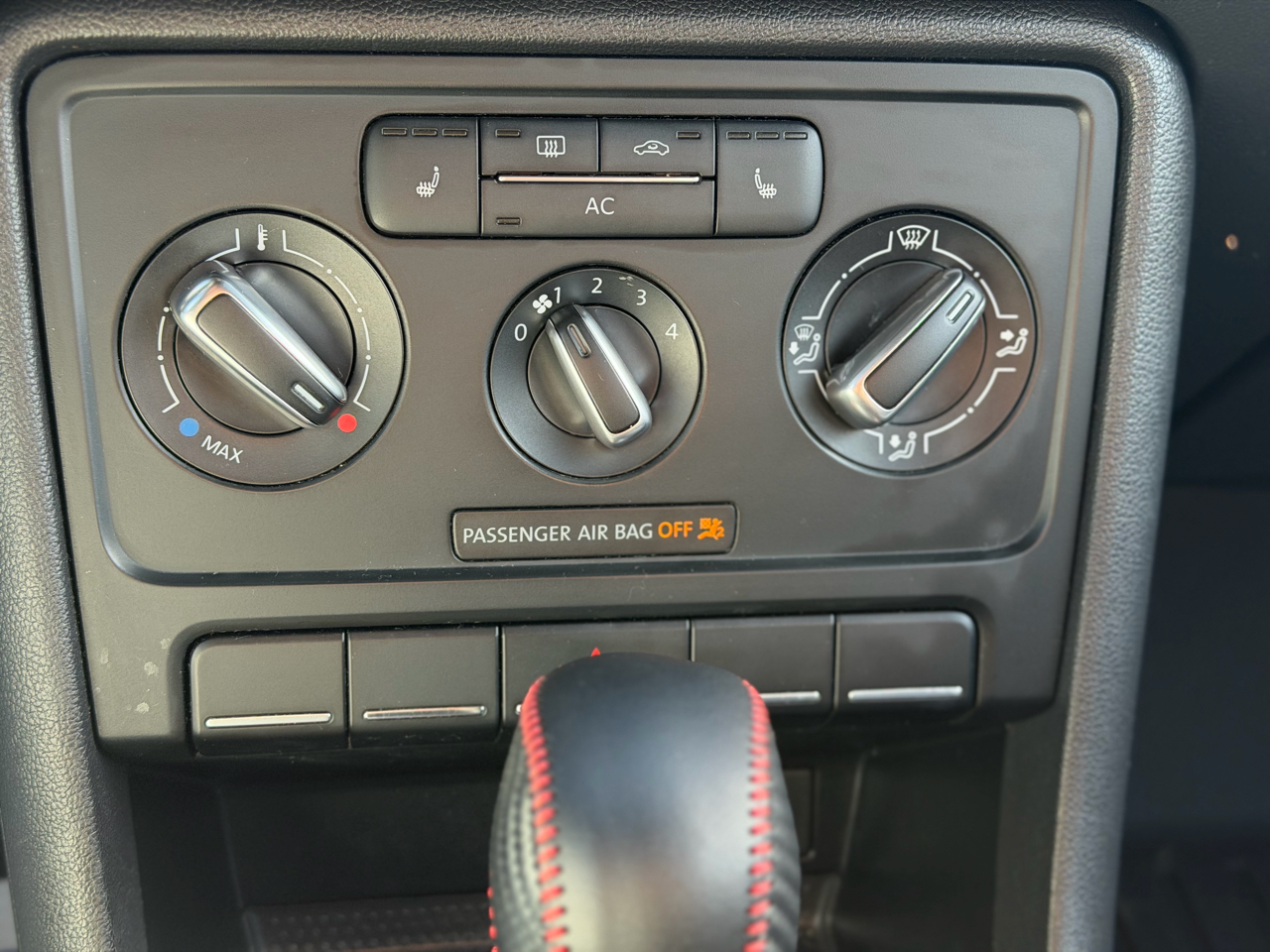 Volkswagen Beetle  2012