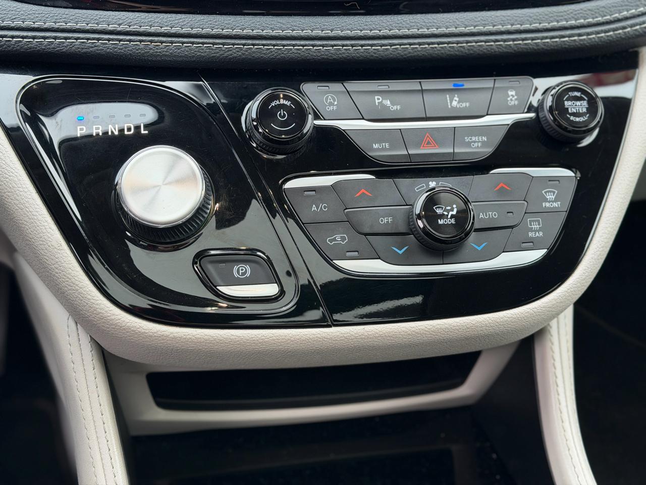 Chrysler Pacifica  2023