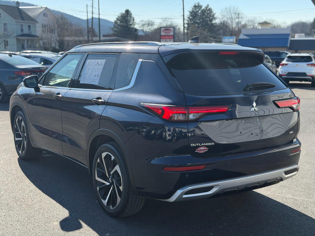 Mitsubishi Outlander  2022