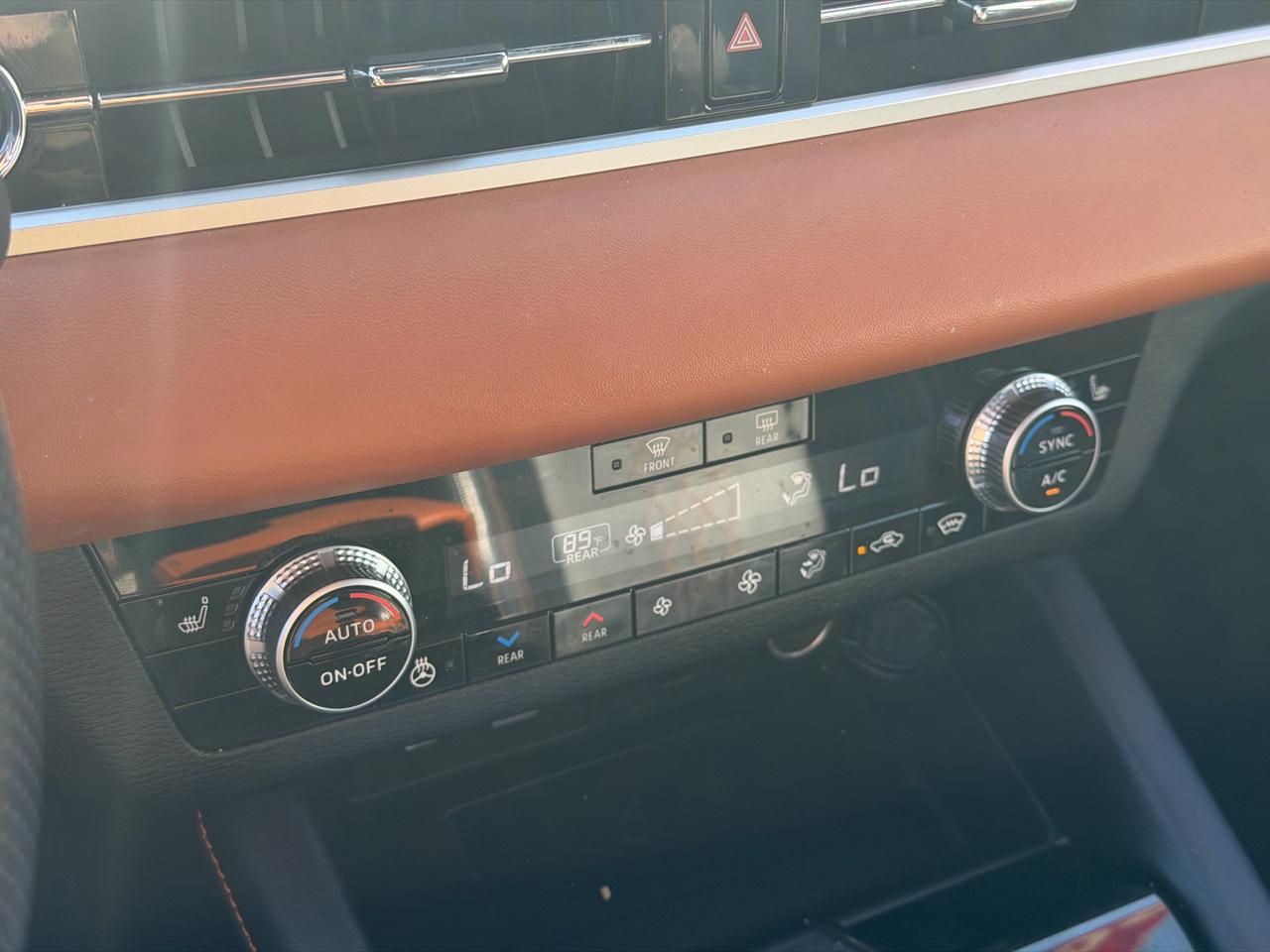 Mitsubishi Outlander  2022