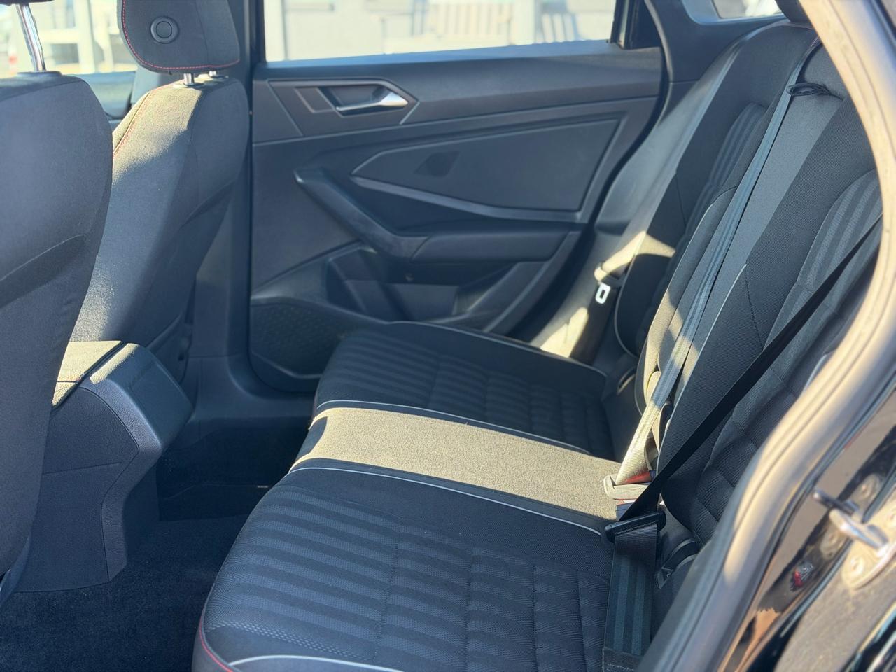 Volkswagen Jetta  2021