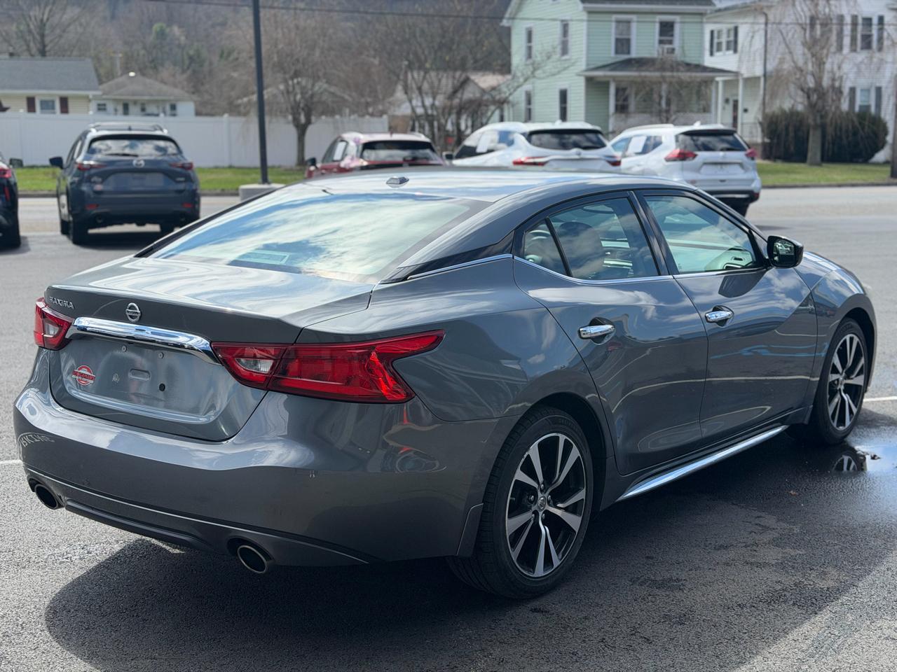 Nissan Maxima  2018