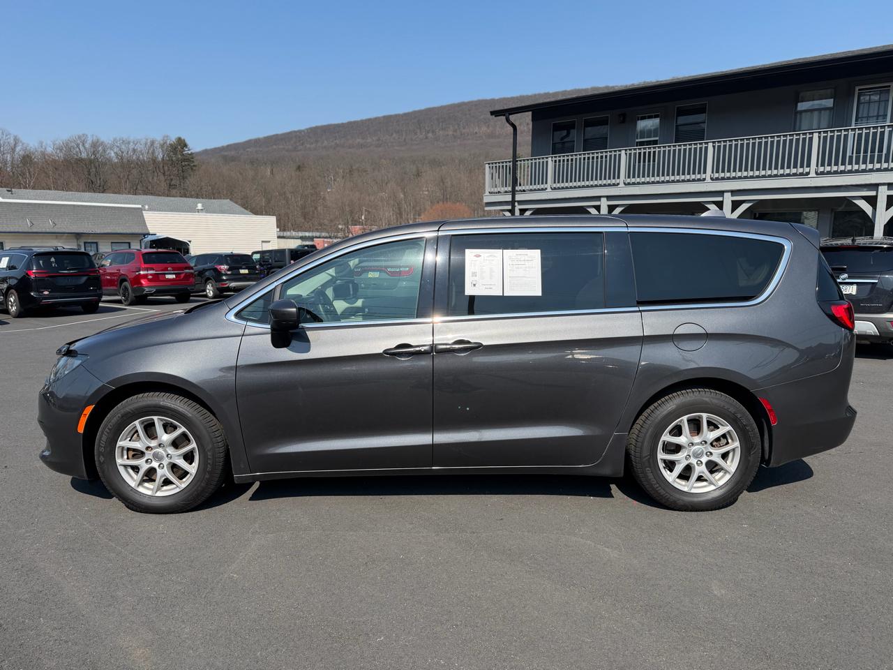 Chrysler Pacifica  2017