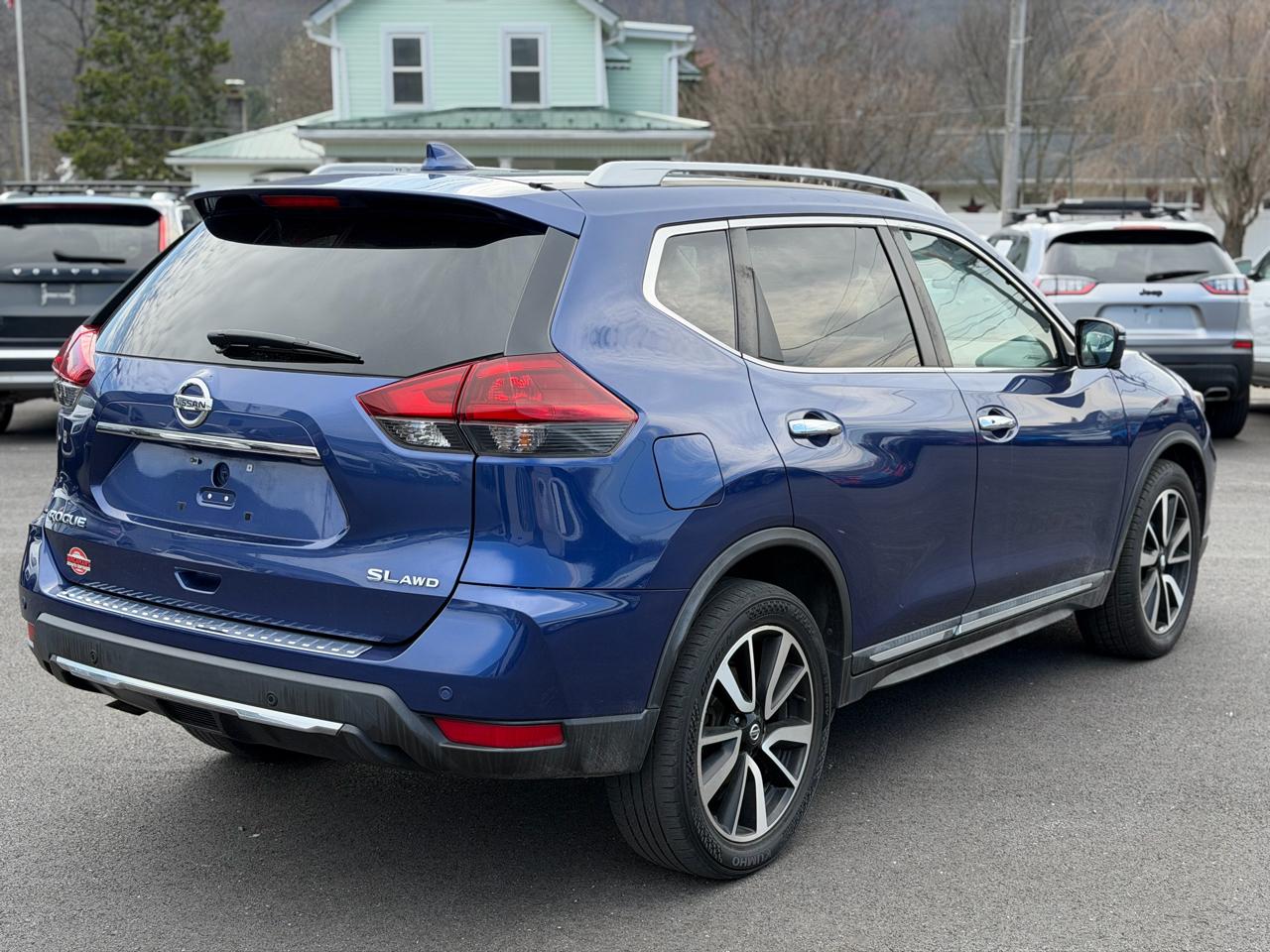 Nissan Rogue  2020