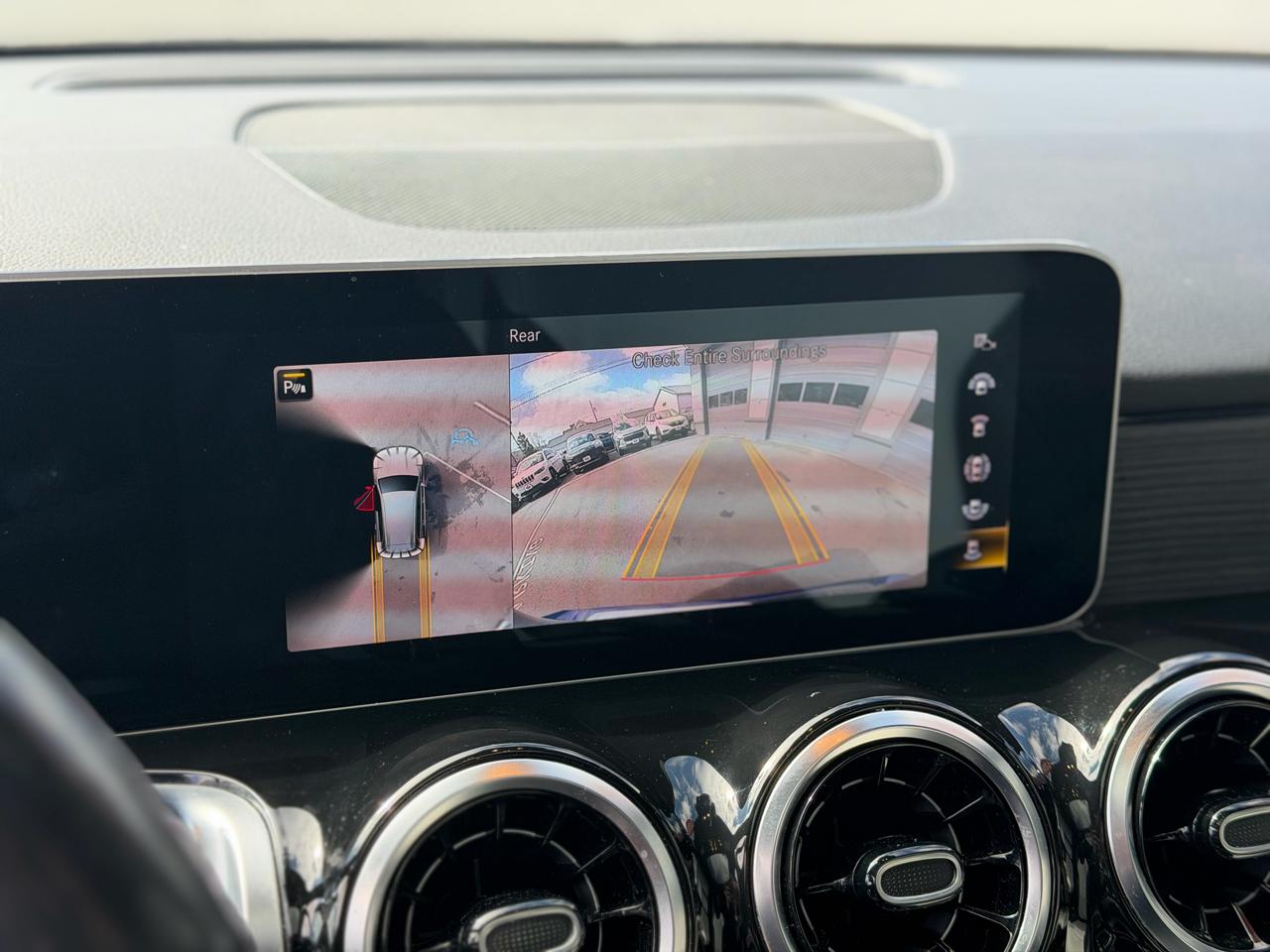 Mercedes-Benz GLB-Class  2021