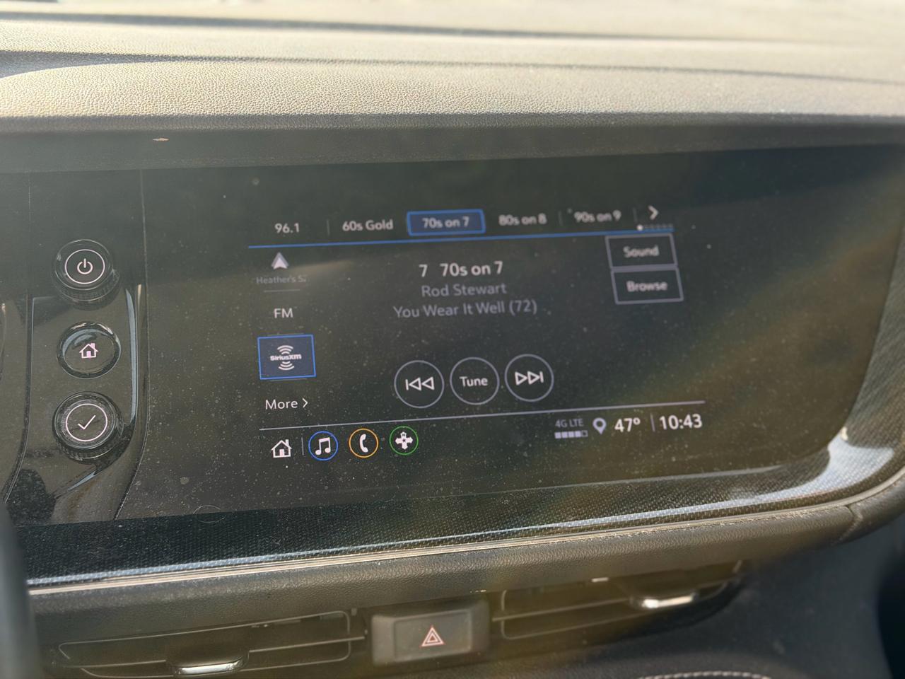 Buick Envision  2021