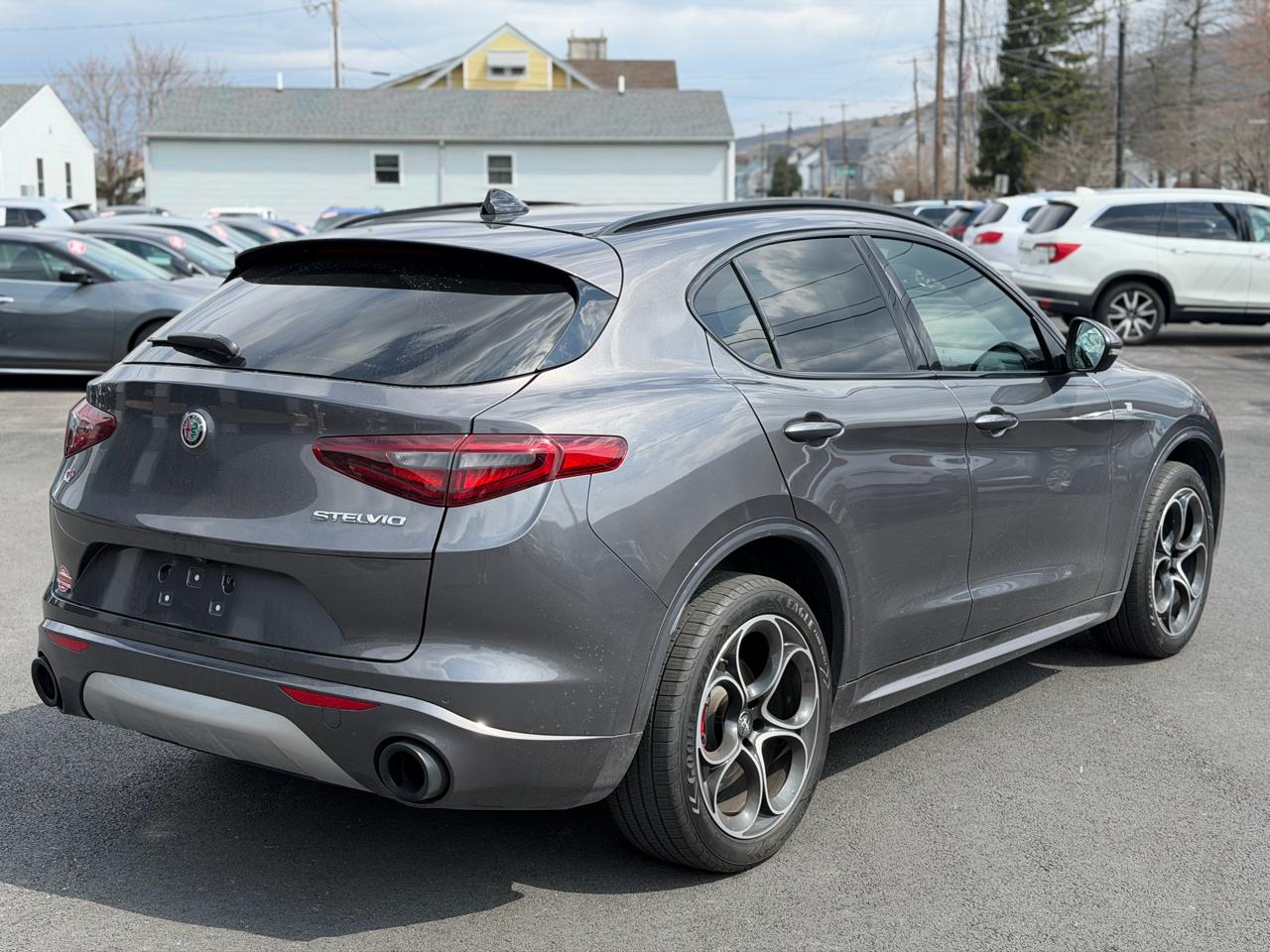 Alfa Romeo Stelvio  2023