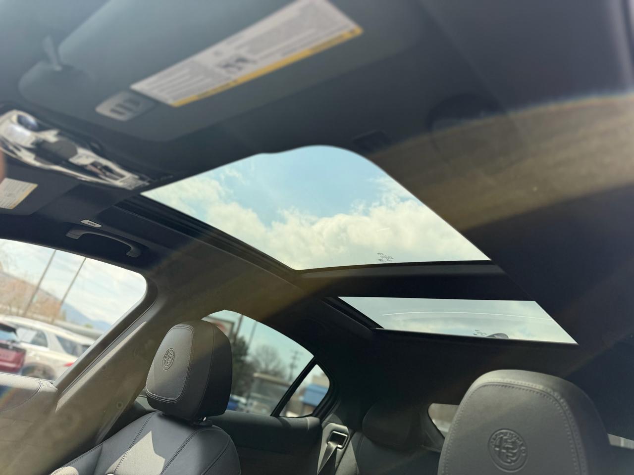 Alfa Romeo Stelvio  2023