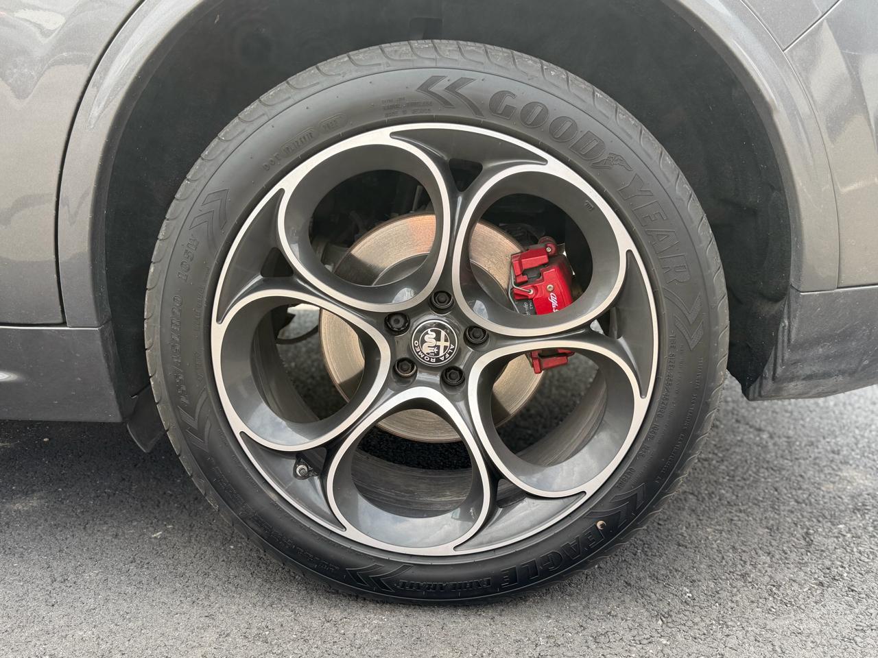 Alfa Romeo Stelvio  2023