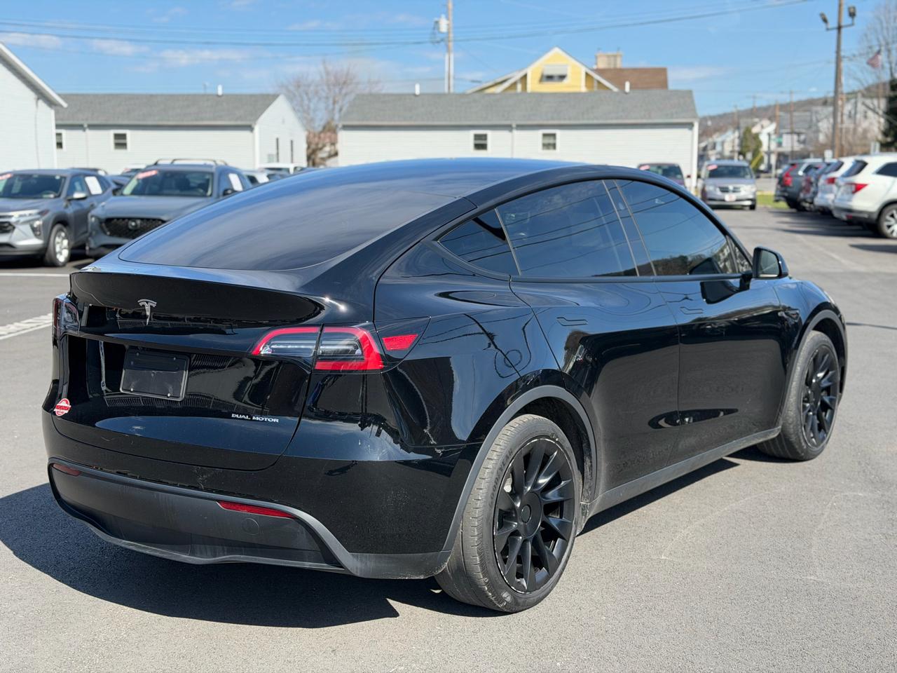 Tesla Model Y  2023