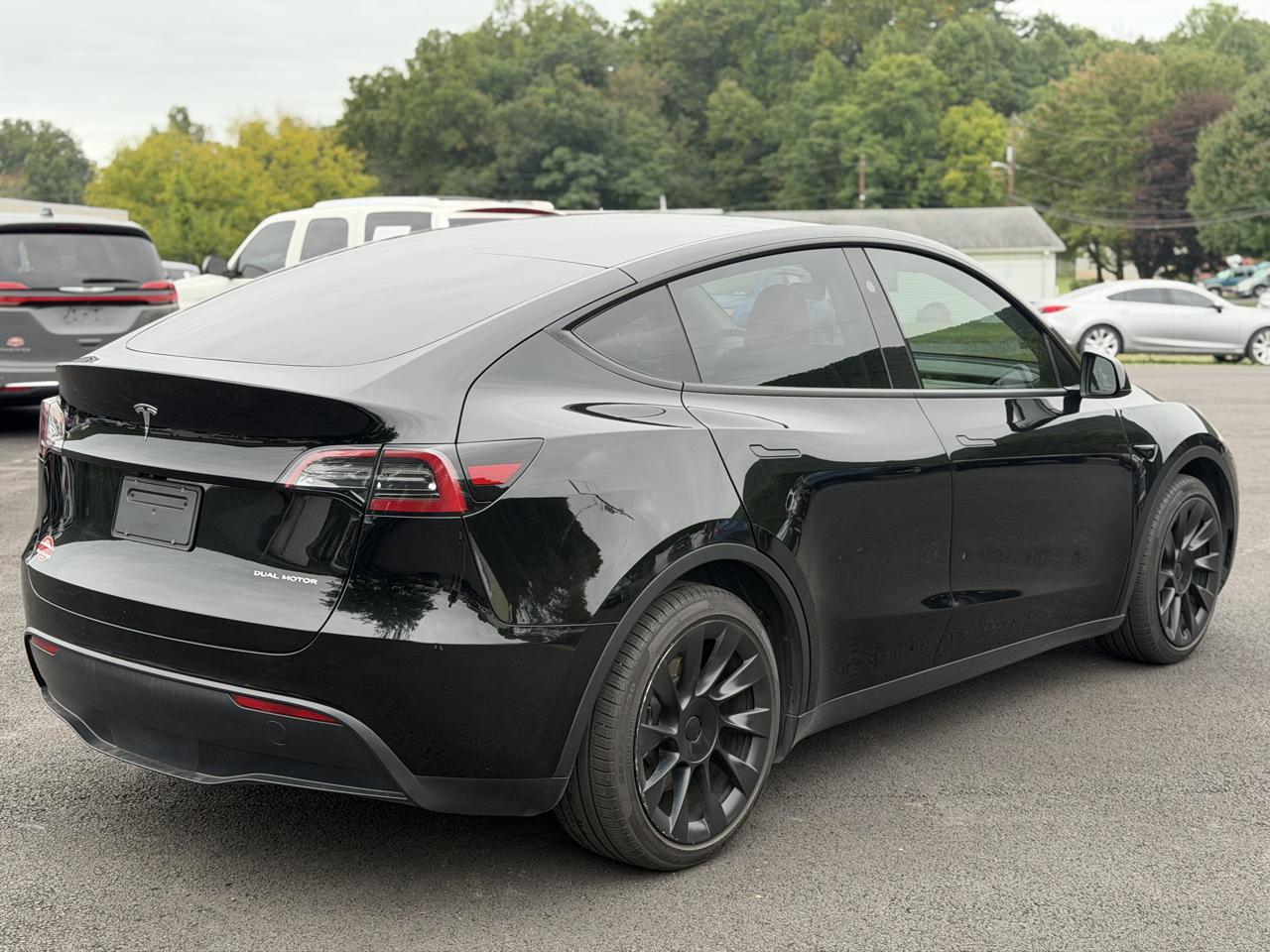 Tesla Model Y  2023