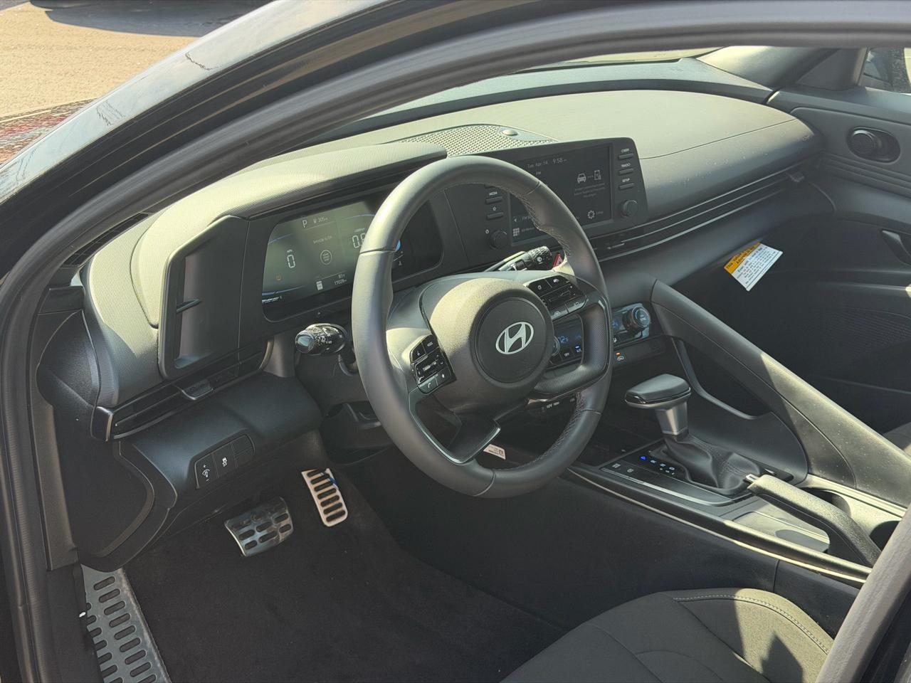 Hyundai Elantra  2025