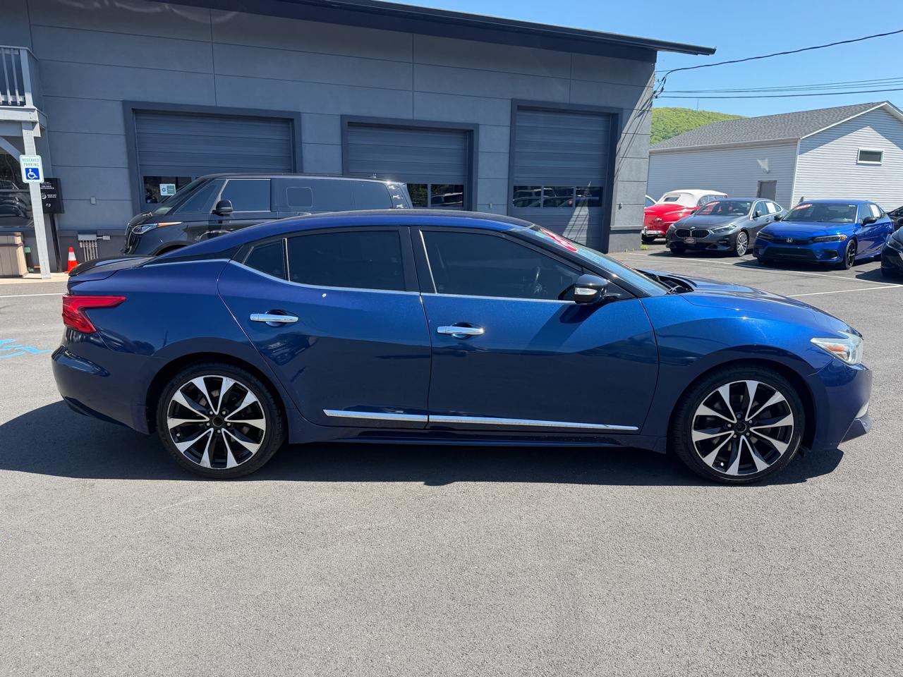 Nissan Maxima  2018