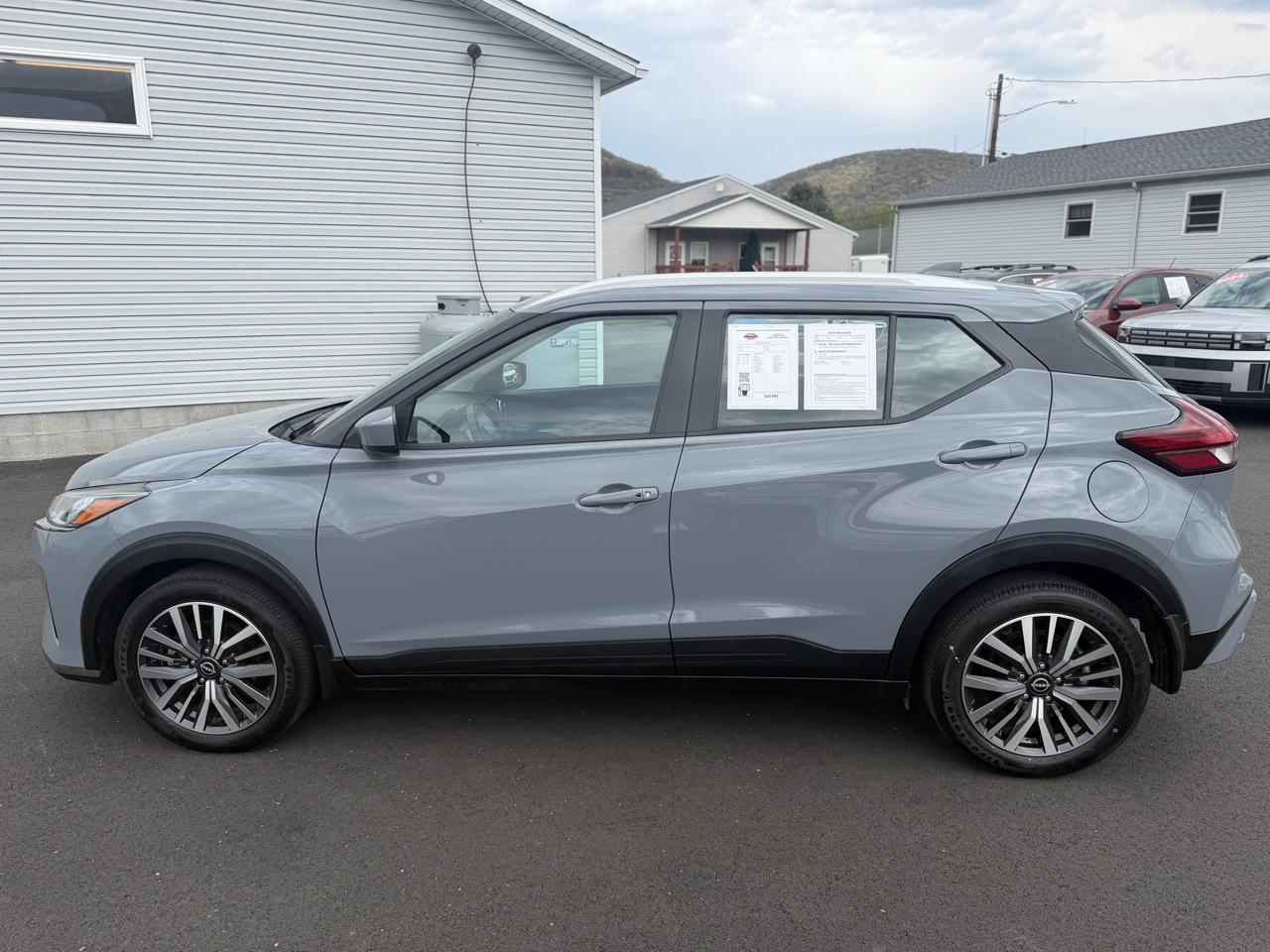 Nissan Kicks  2023