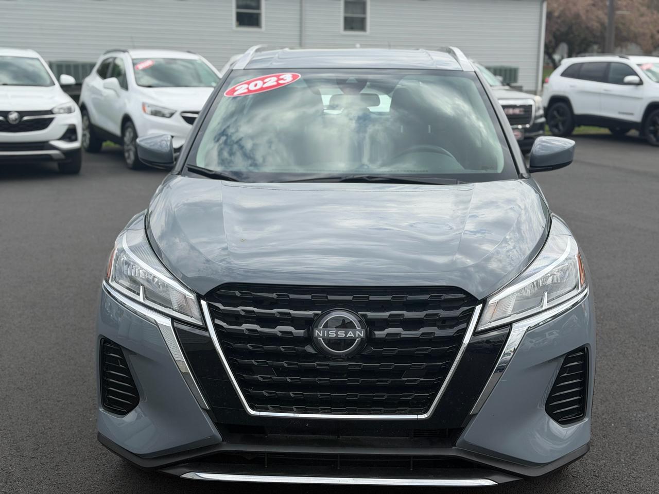 Nissan Kicks  2023