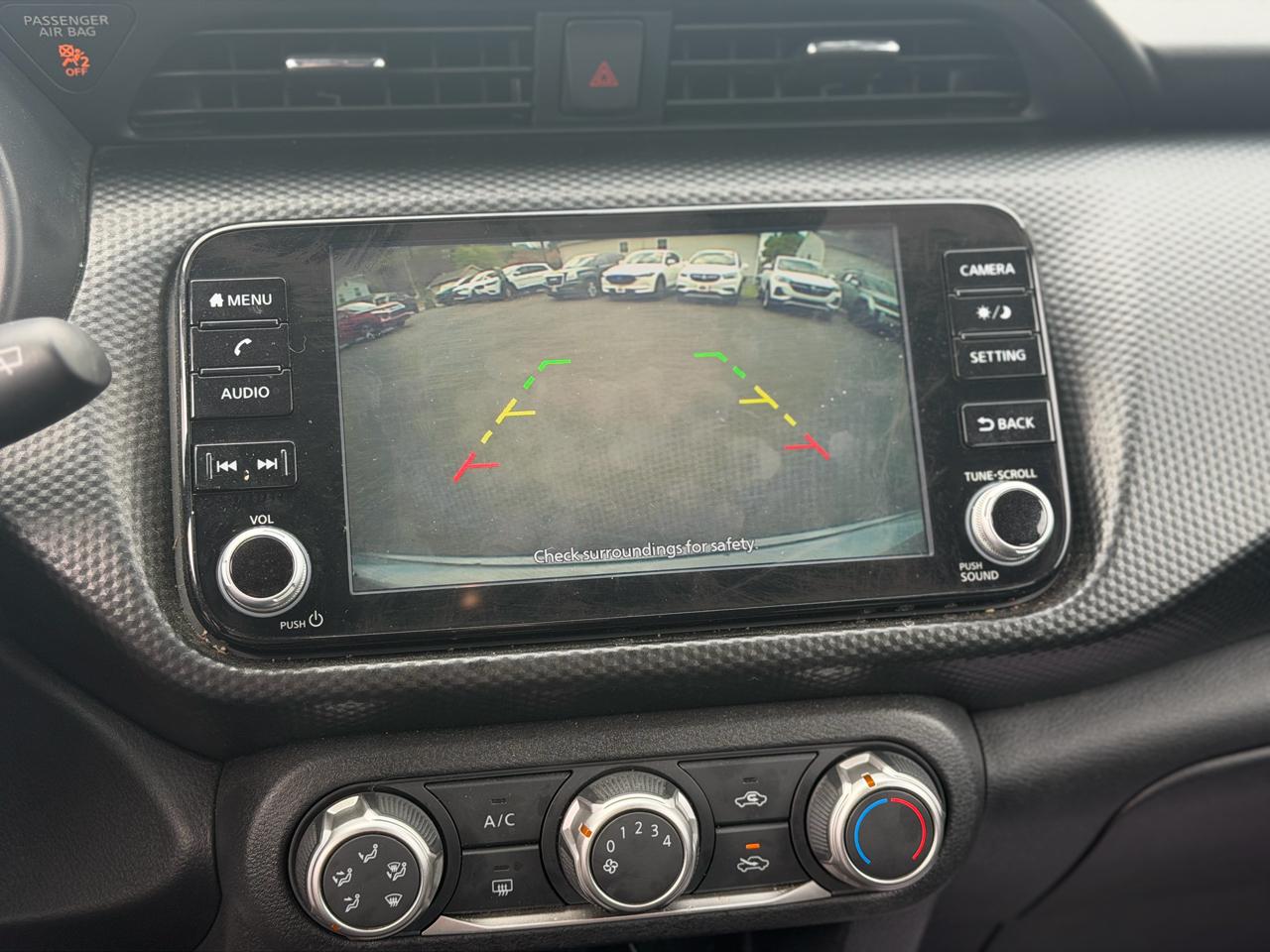 Nissan Kicks  2023